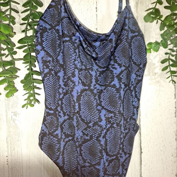 Vitamin A Jenna One Piece Swim Suit - Picture 3 of 13